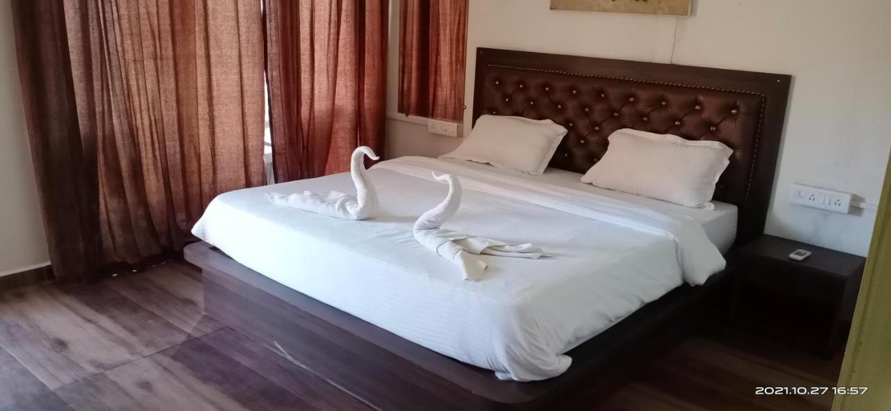 Deluxe Double Room with Balcony and Partial Sea View,1167283746:JPEG