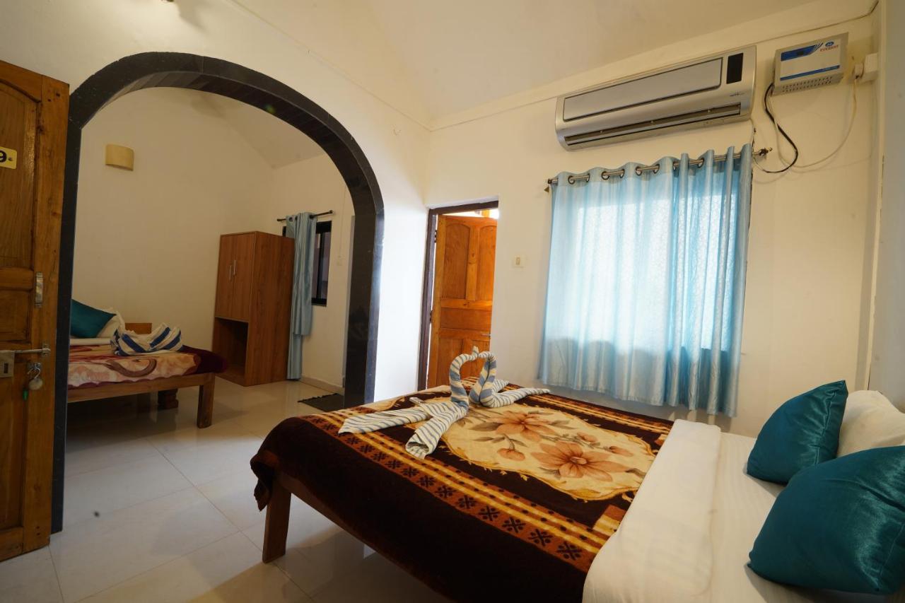 Family Room with Balcony,1170038662:JPEG