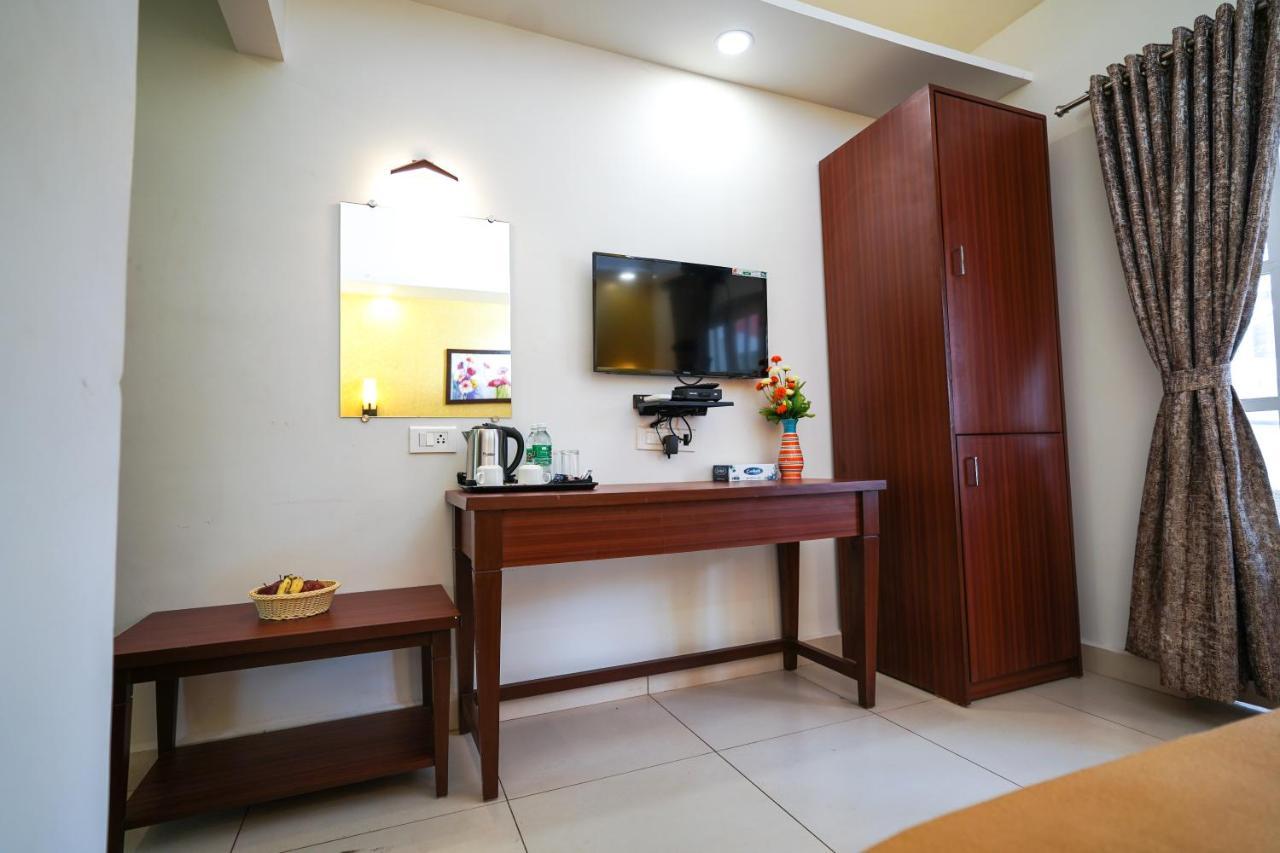 Double Room with Pool View