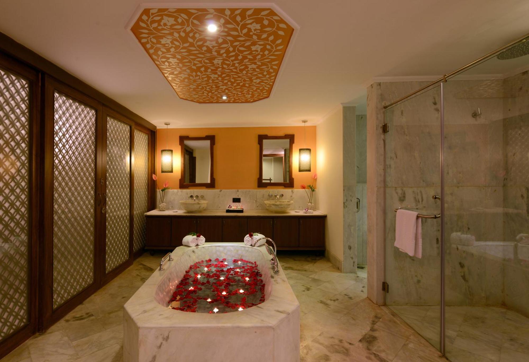 Royal Suite-Rio Wing on Food Beverages SPA