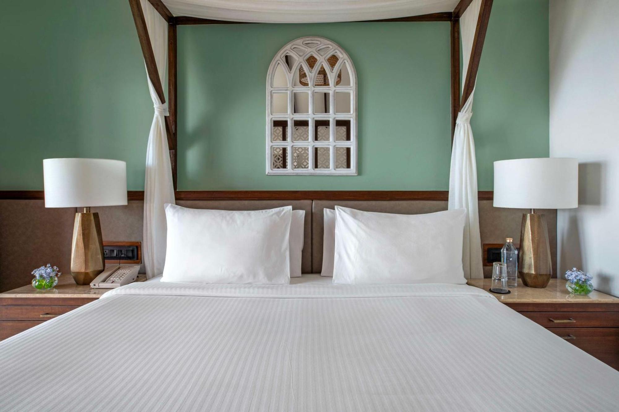 Premium Room with Bathtub - 15% off on F&B + Beer on arrival + Happy Hours (6-8PM),1586916385:JPEG