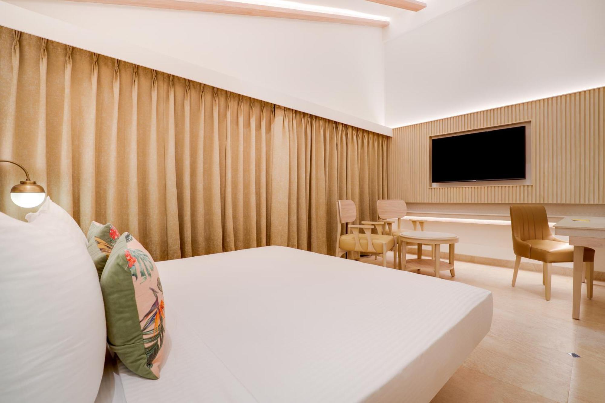 King Room(2 pints of beer on arrival with each rooms booked),1538949859:JPEG