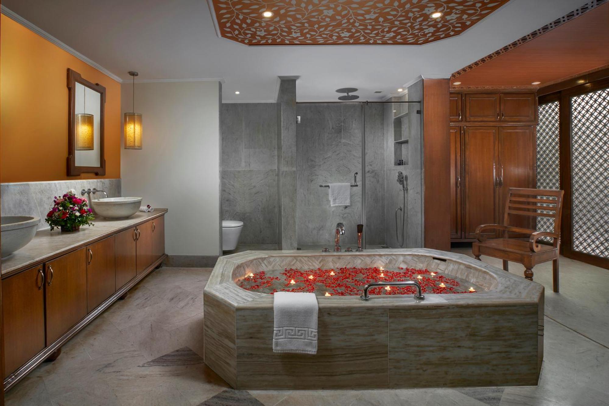 Royal Suite-Rio Wing on Food Beverages SPA