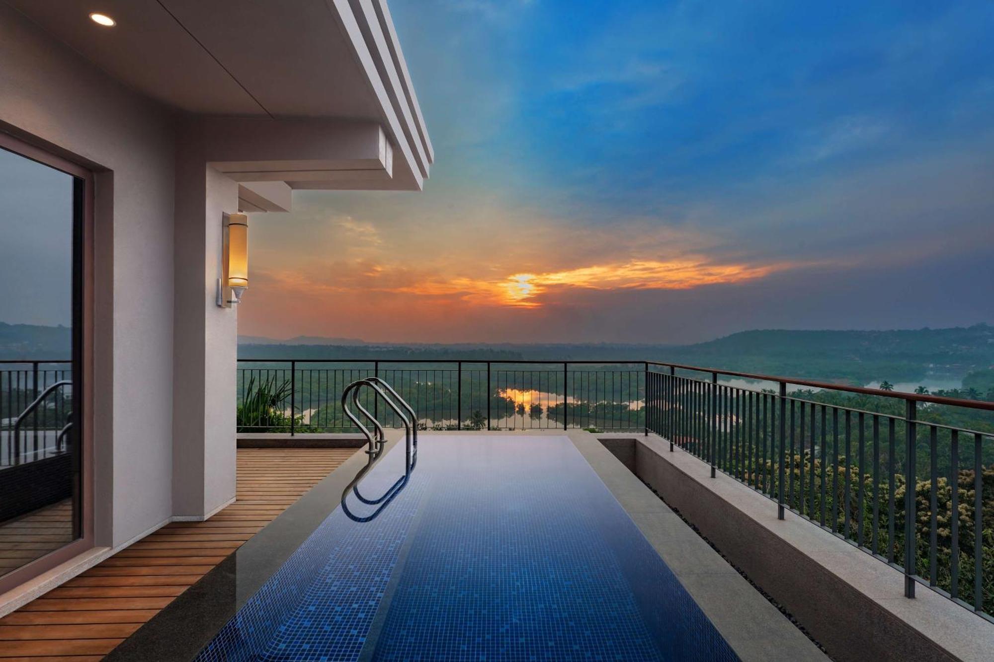 Penthouse River Suite Private Pool Lounge Laundry Happy Hours 4pm to 6pm,1552623271:JPEG