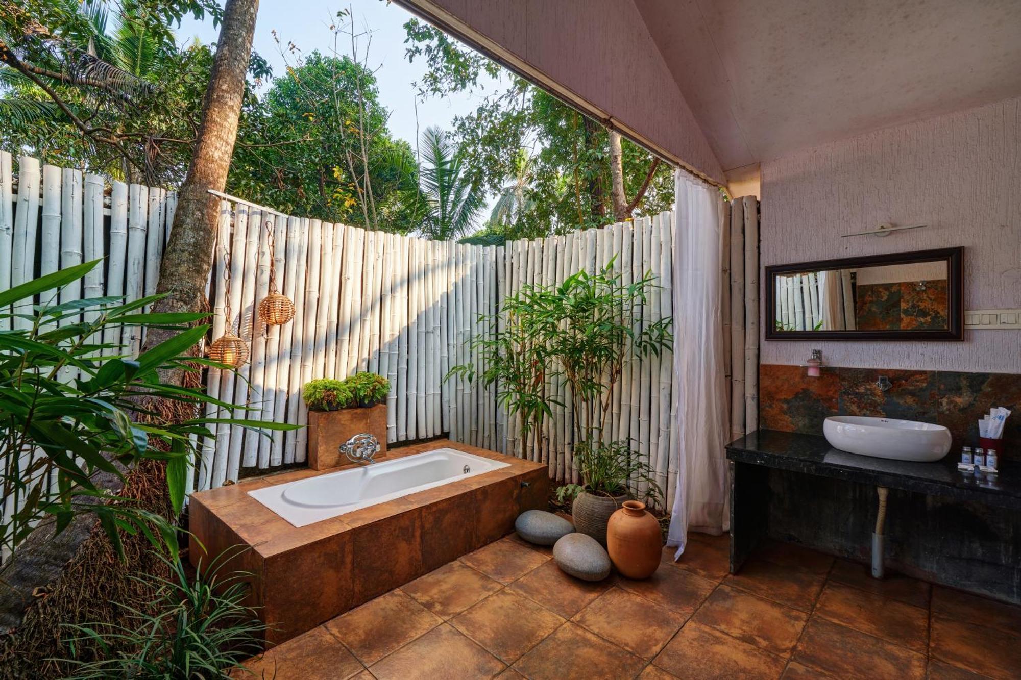 Blu Fern - Cottage with Bathtub (Welcome Drink on Arrival) - 15% Discount on Food & Beverages