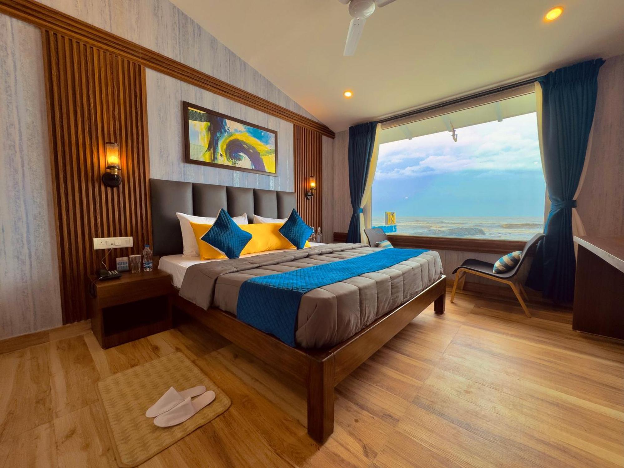 Deluxe Double Room with Sea View