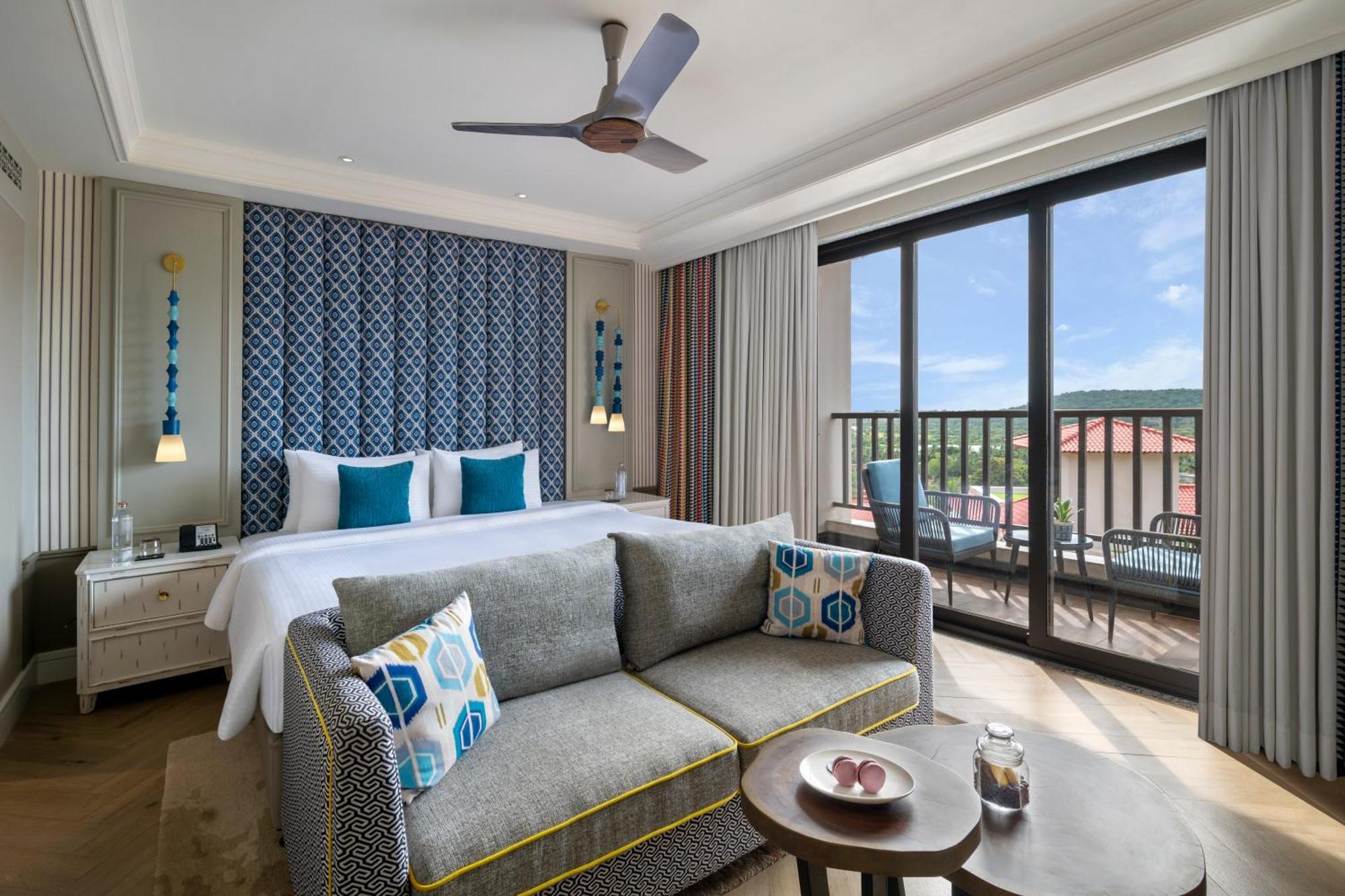 Deluxe King Room with Balcony - Beer Bucket 4 on arrival, INR 1000 SPA Credit, 15% Discount on Food & Beverages