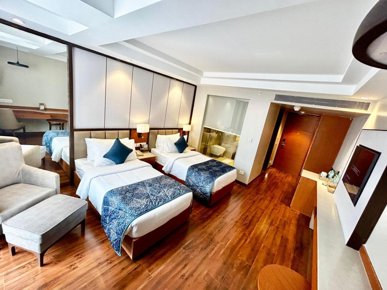 Fortune Club Twin  with 1+1 complimentary select beverages between 18:00–20:00 Hrs.