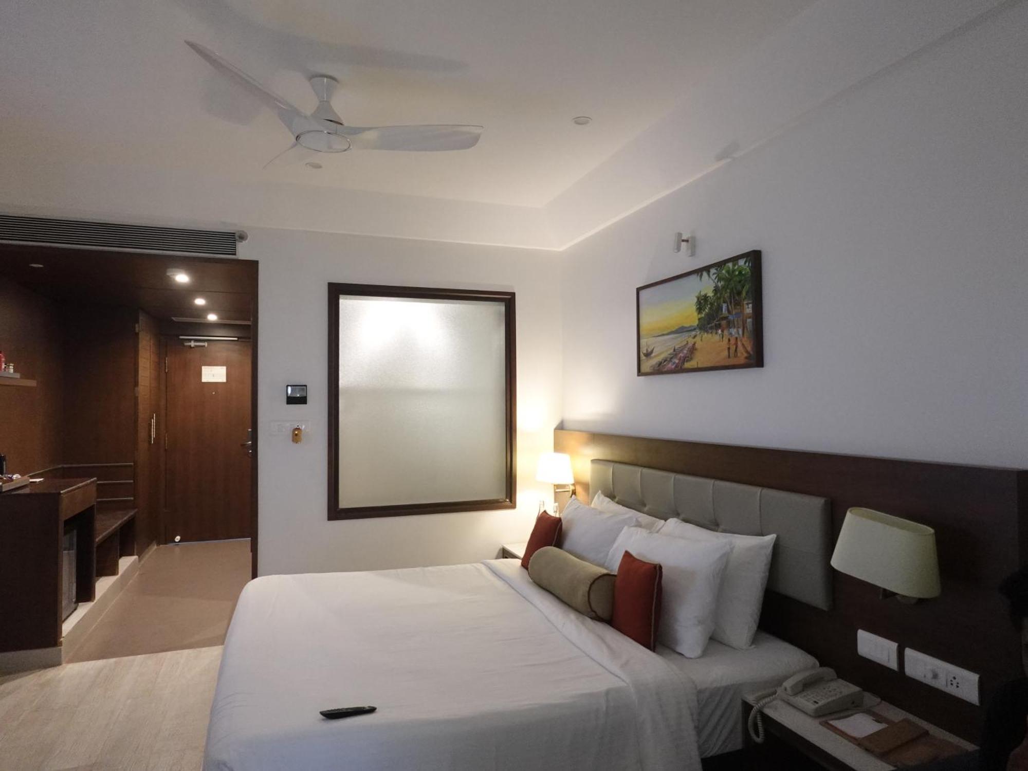 Deluxe King Room Balcony on F&B A la Carte Laundry SPA 60 minutes session 2 hours Early check or Late check out Subject to availability
