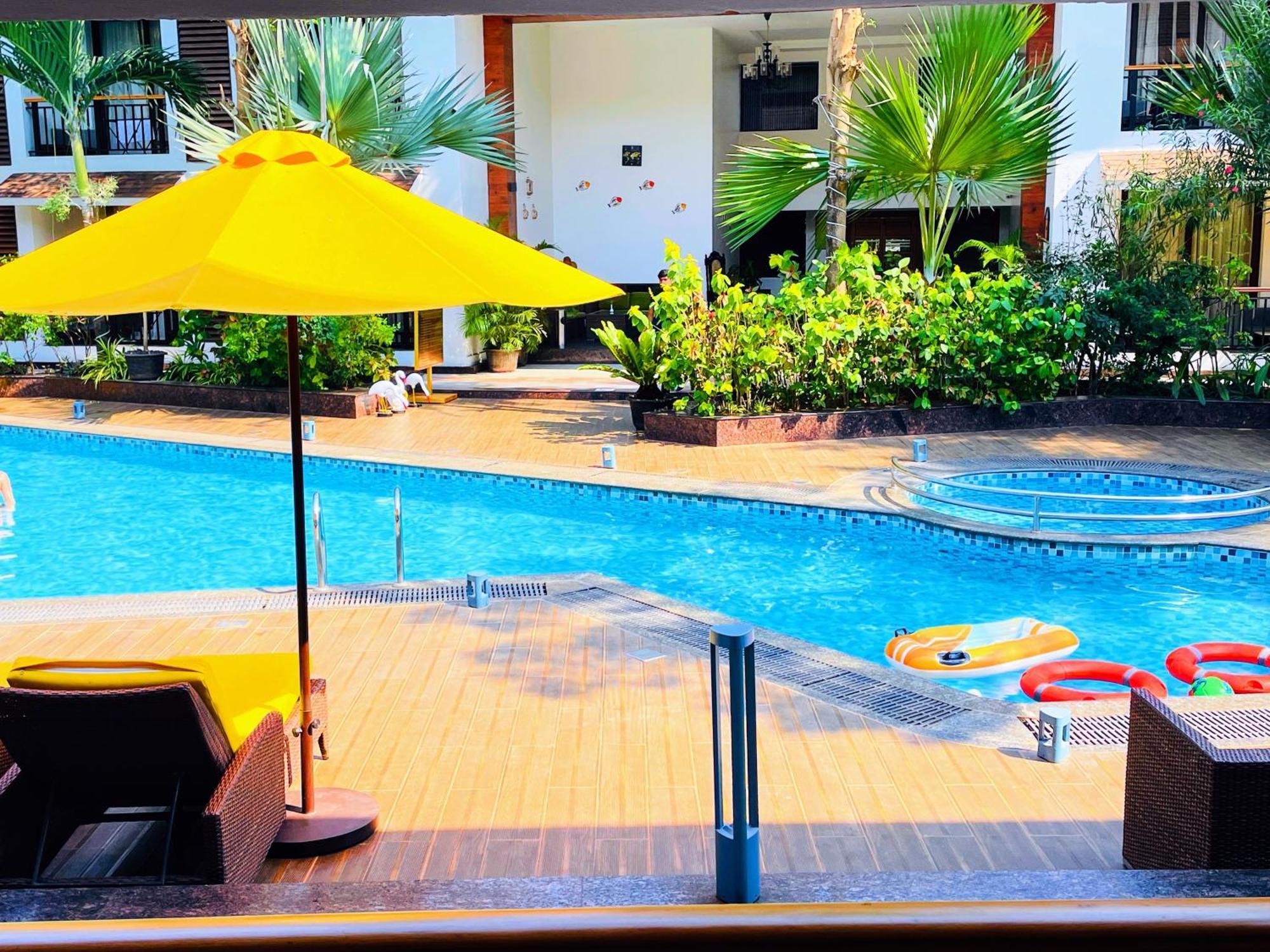Pool View Double Rooms Balcony	 on F&B A la Carte Laundry SPA 60 minutes session 2 hours Early check or Late check out Subject to availability