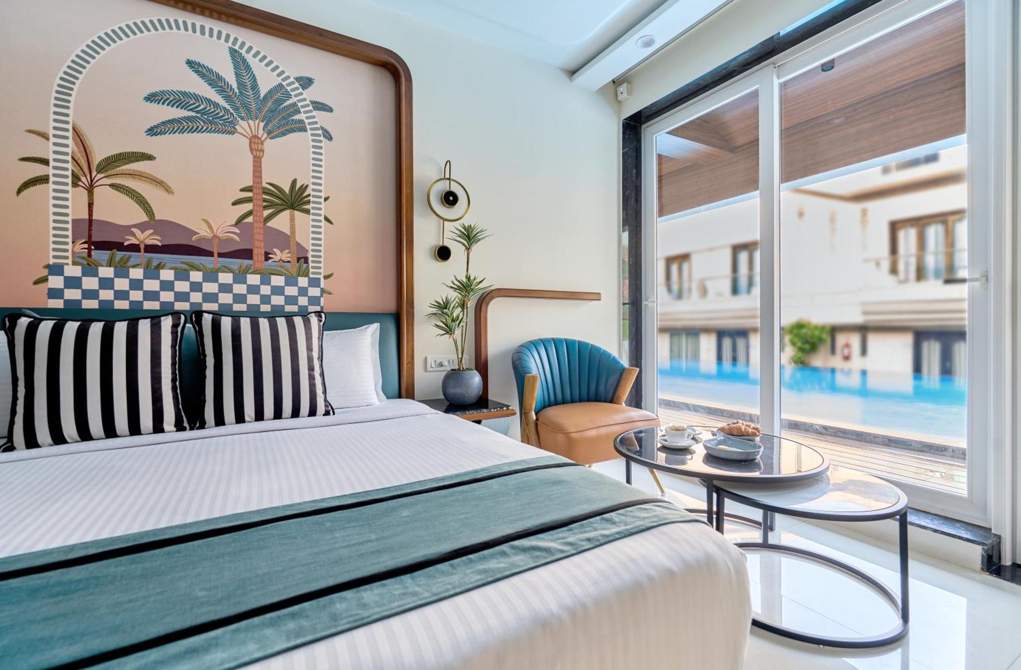 Double Room with Pool View