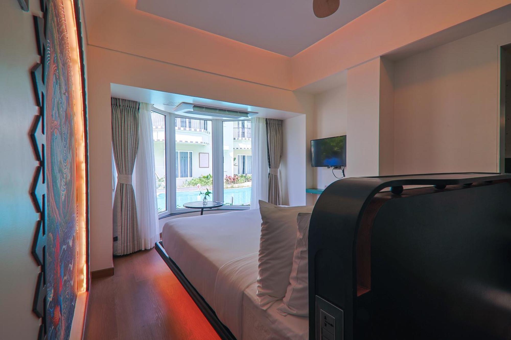 Kingfisher – Deluxe Room Pool View,1652775587:JPEG