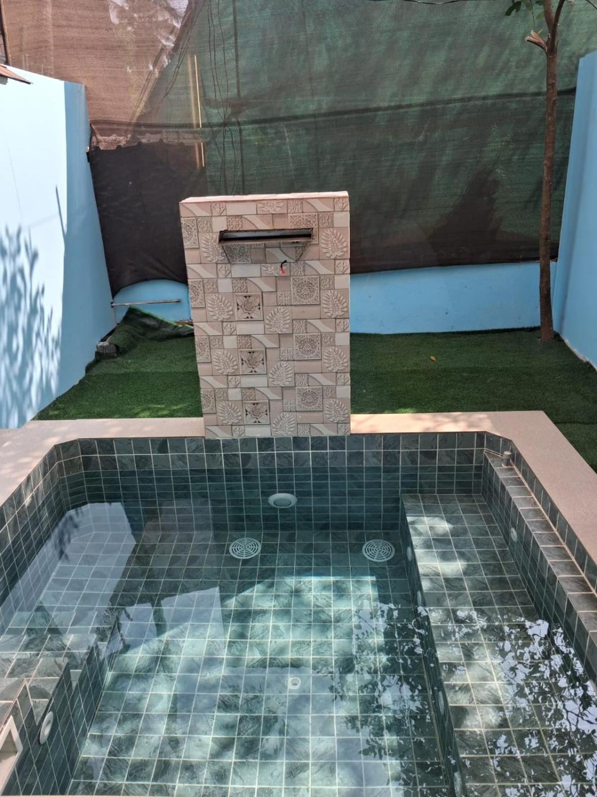 Family cottage with Jacuzzi,1742919745:JPEG