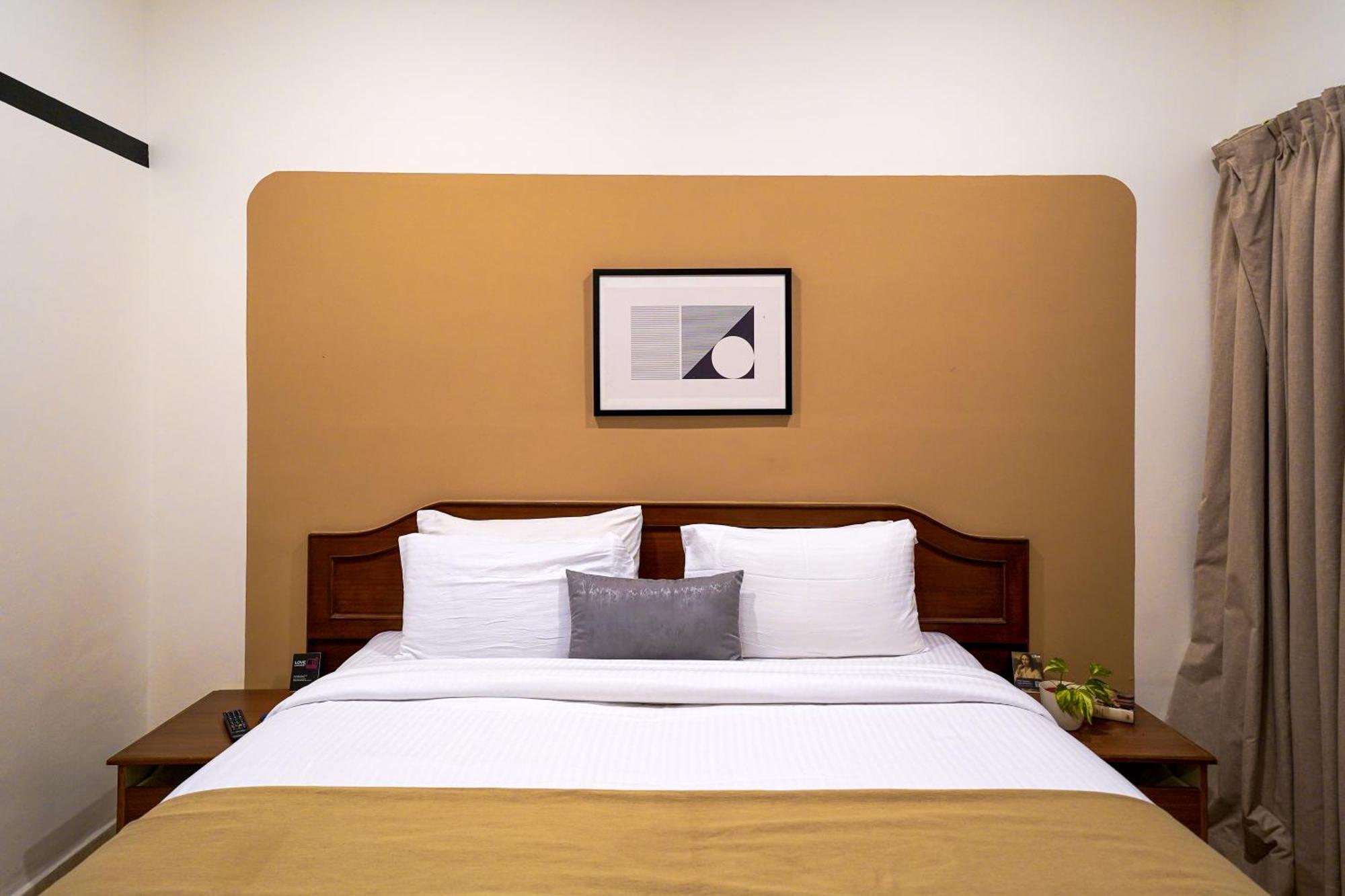 Deluxe Queen Room,1743210677:JPEG