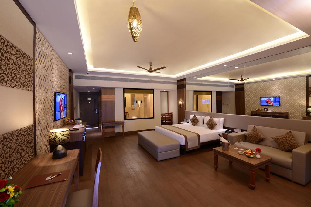 Ultra Luxury Suite Royal Wing