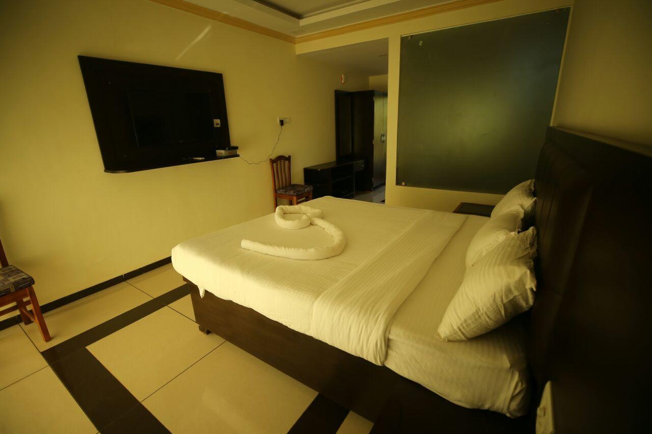 Deluxe King Room