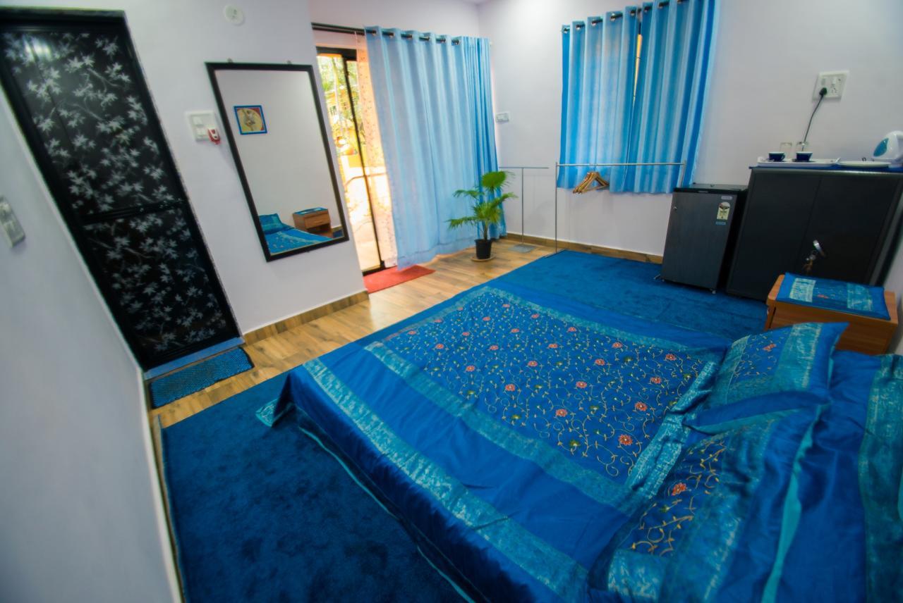 Studio with Balcony