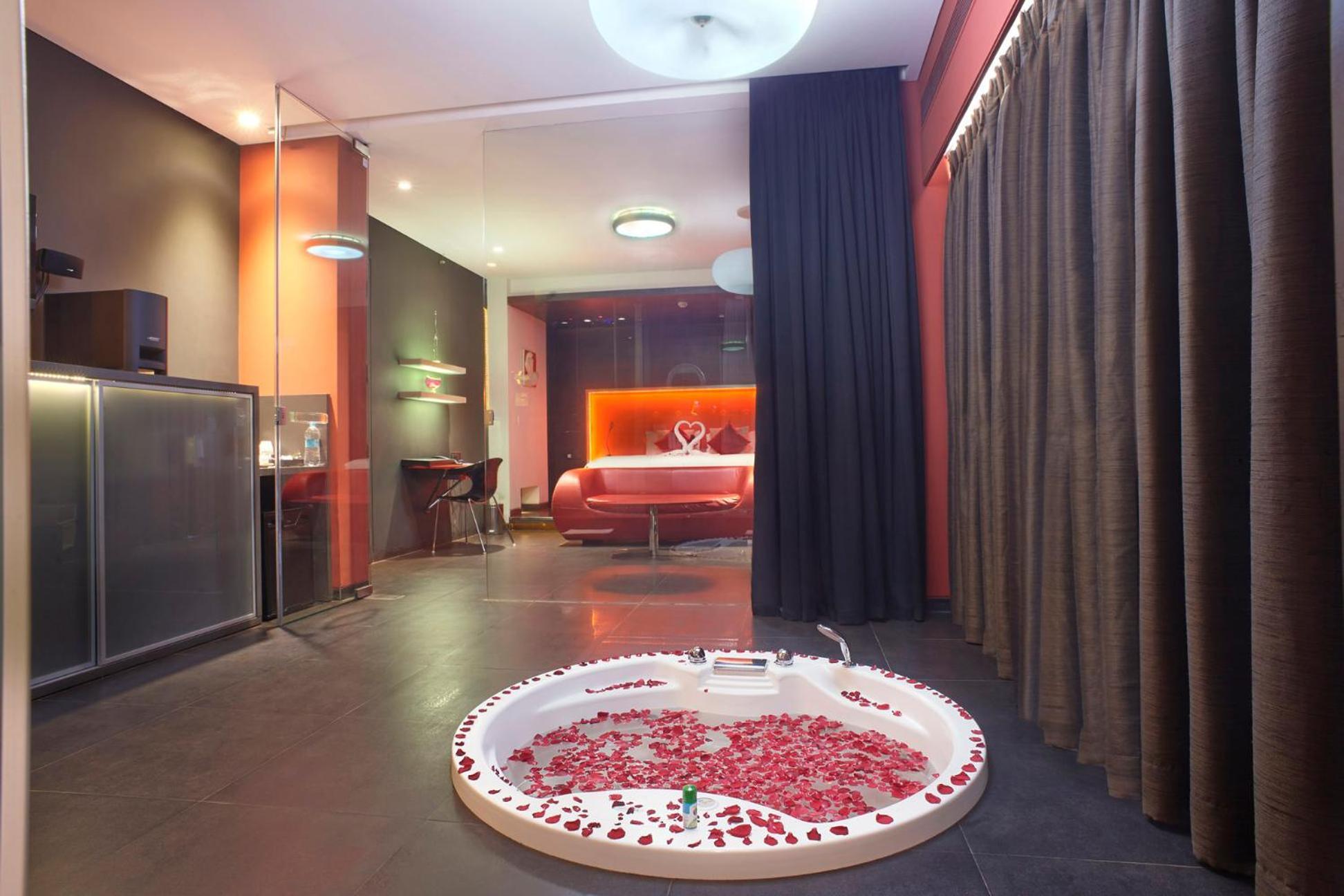 King Room with Jacuzzi