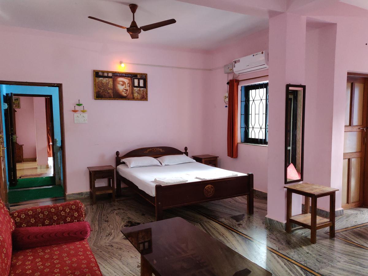 One Bedroom Apartment with Kitchenette & Verandah