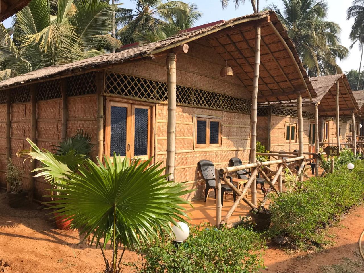 Eco Hut,766454230:JPEG