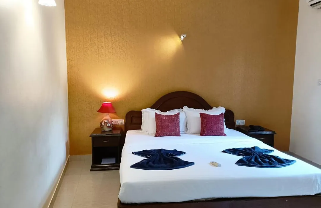 Baga Apartments Close To Titos Lane And Beach-1
