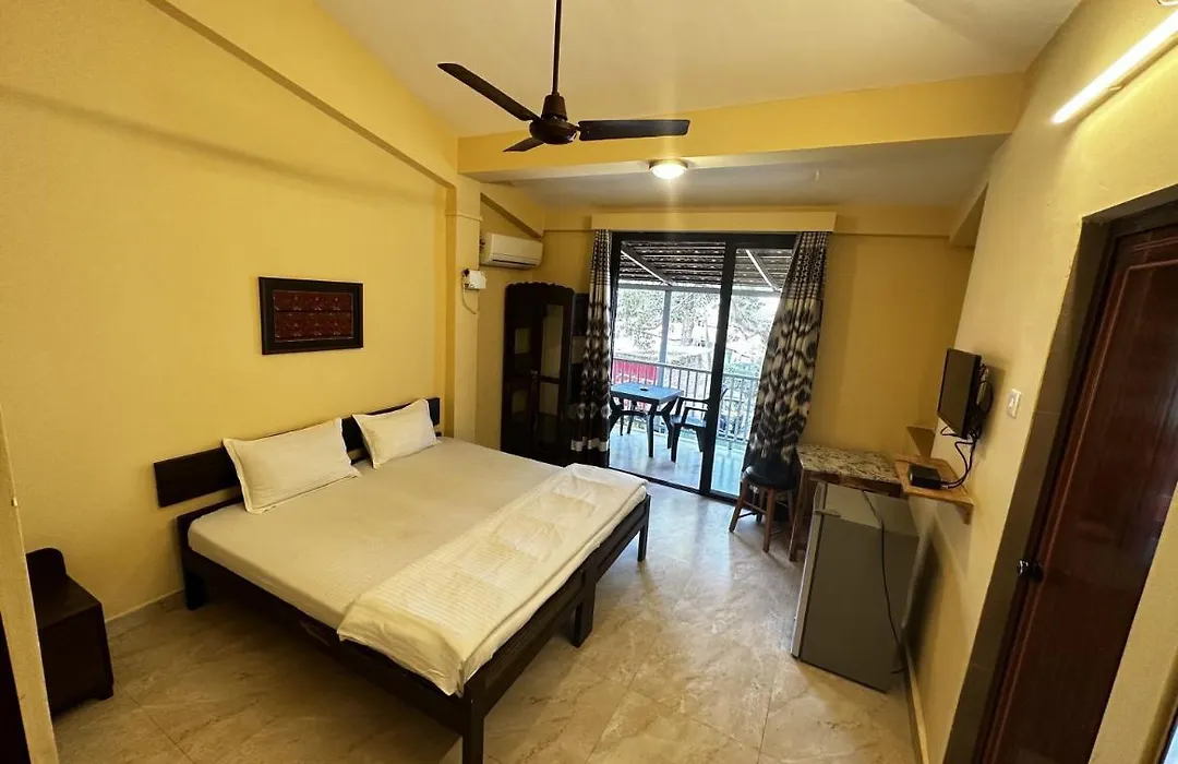 Hotel White Season-1