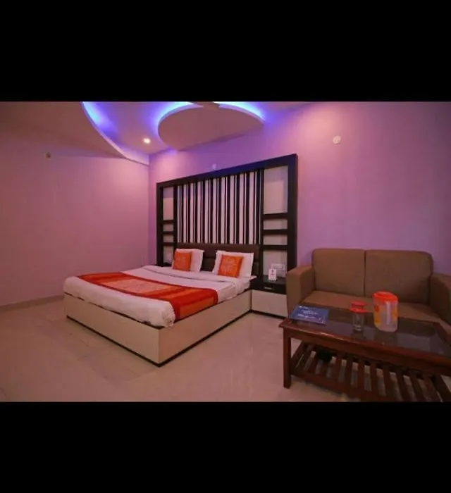 Nazri Resort & Lawns-1