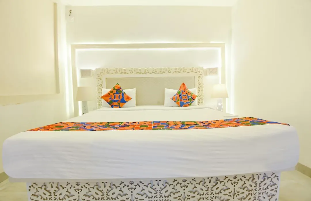 Fabhotel Yahweh Beach Inn With Bar, Calangute-1