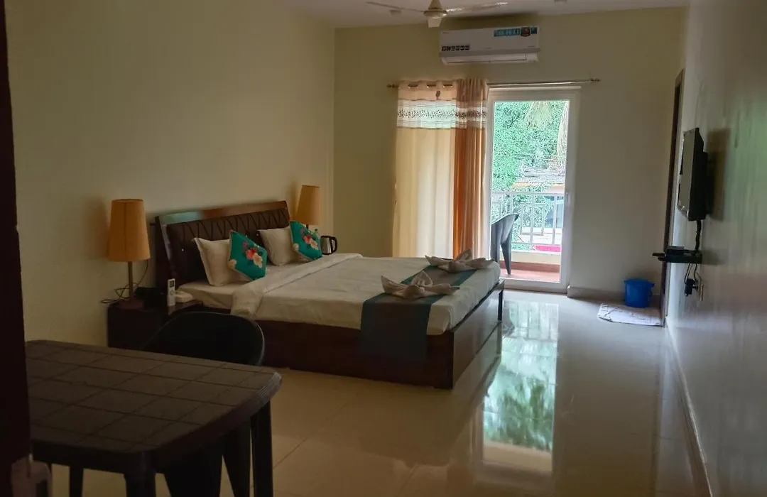 Silver Waves Hotels And Resorts Morjim-1