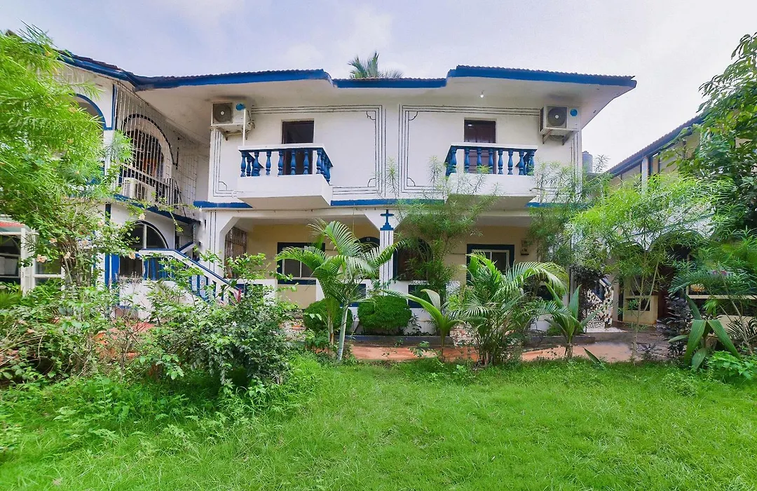 Oyo Royal Castle Near Baga Beach-1
