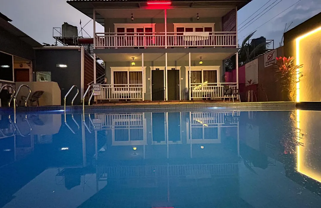 Sea Shell Beach Cottages & Suites-1