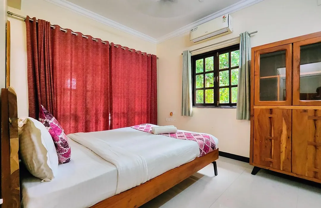 Woodside Retreat By Hnh-1