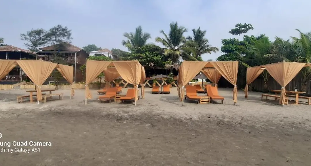 Sinq Beach Morjim-1