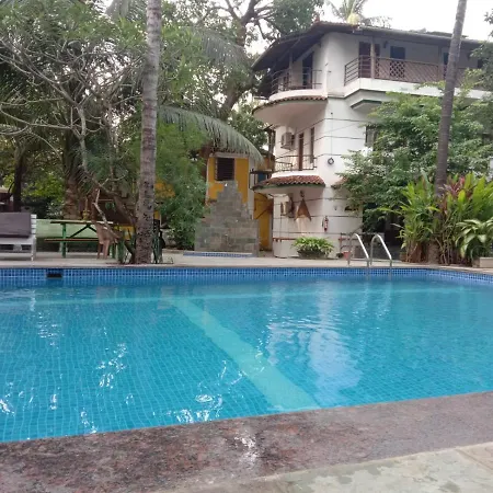 Villa Agusta Hotel And Hostel-3