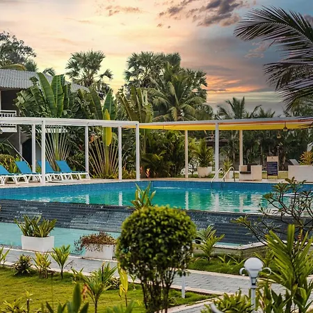 Foxoso La Beach Resort, Morjim-2