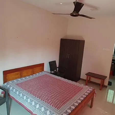 Rn Guest House-3