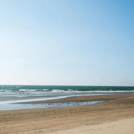 Vedatmana By The Waves-3