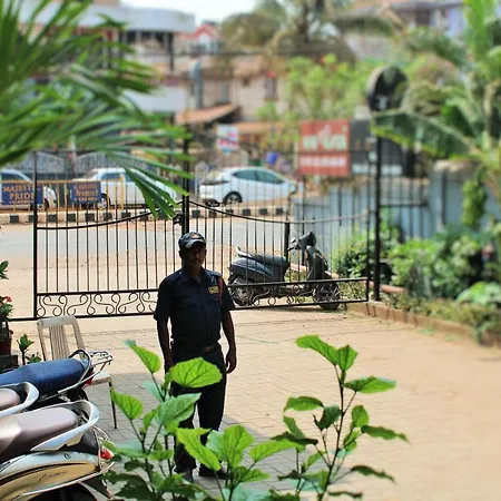 Hotel The Golden Sands, Located On Calangute Main Road-3