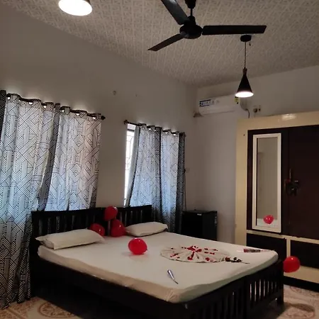 Altrude Villa Rooms Near Beach-2