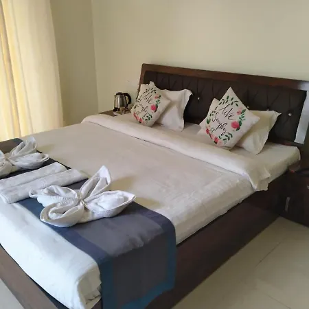 Silver Waves Hotels And Resorts Morjim-2