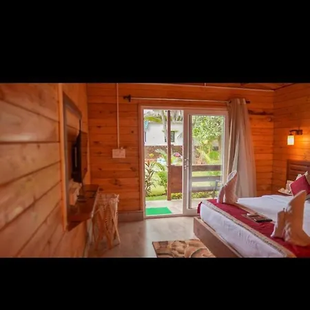 Arambol Lake Resort-2
