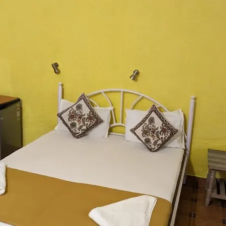Cap'S Corner House Hotel-2