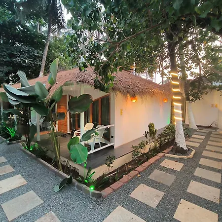 Aqua Beach Rooms, Only Accommodation On Ashwem Beach-2