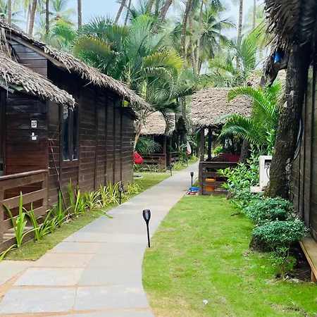 Palolem Luxuries Beach Cottages-3