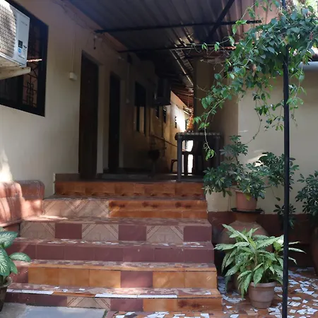 Fatima'S Place-3