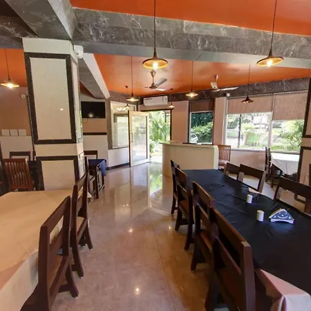 Golden Sands Resort, Morjim-3