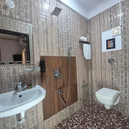 Laliguras Villa Beachside Escape - 100M From Candolim Beach-3