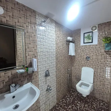 Laliguras Villa Beachside Escape - 100M From Candolim Beach-2