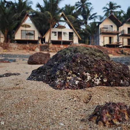 Colomb Sea View Cottages-3