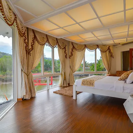 The River Palace-3